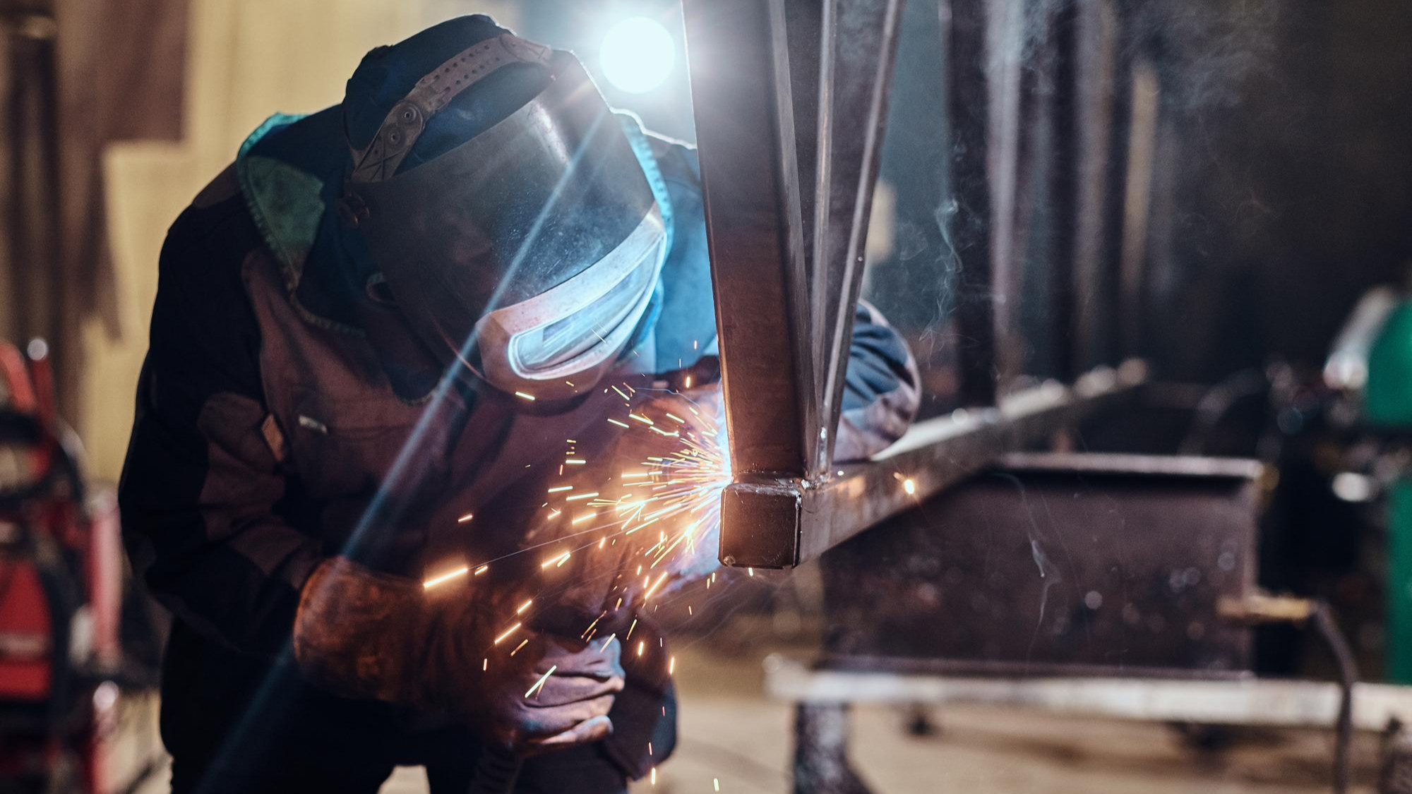 professional-welding-in-truck-maintenance