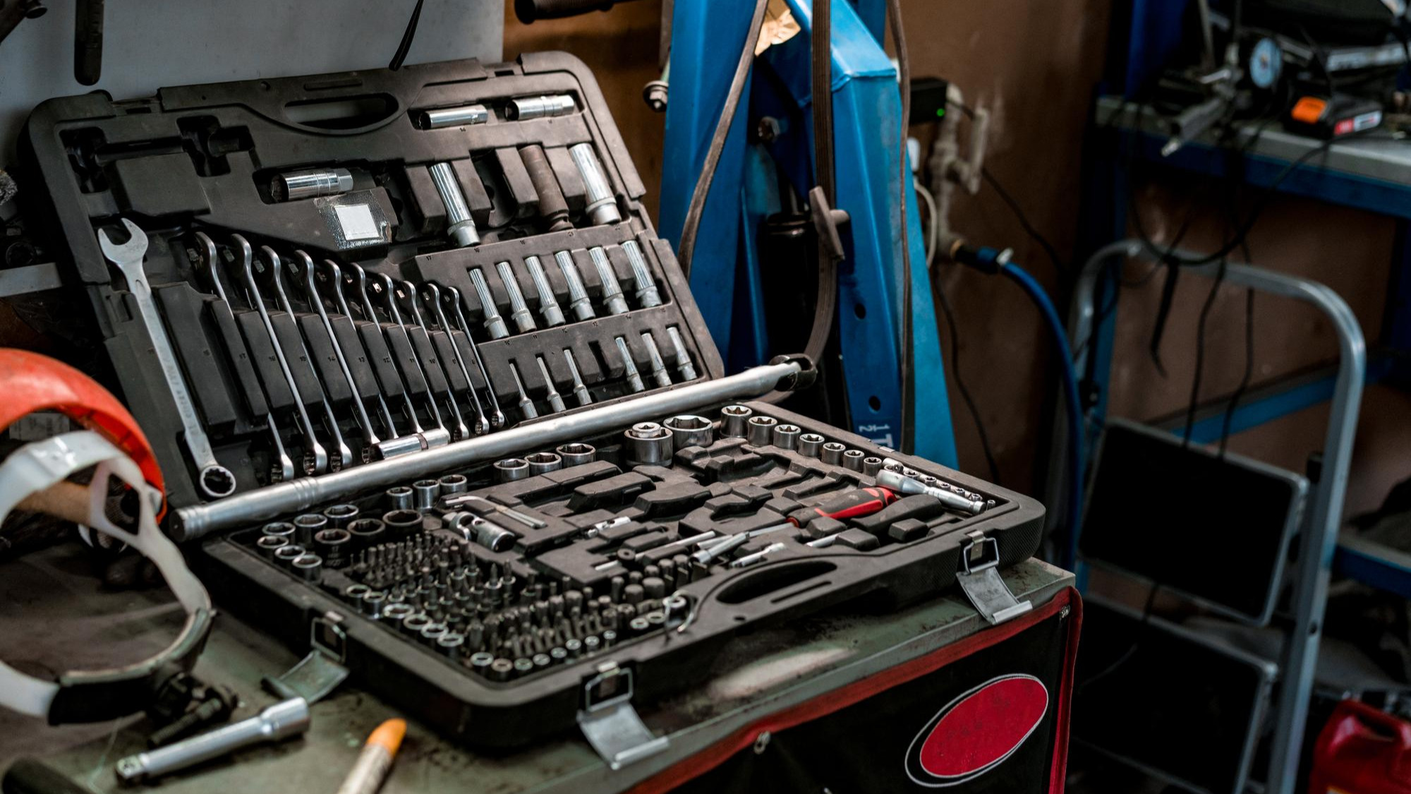 null Why choose SAAT Repairs Corp for roadside assistance?
