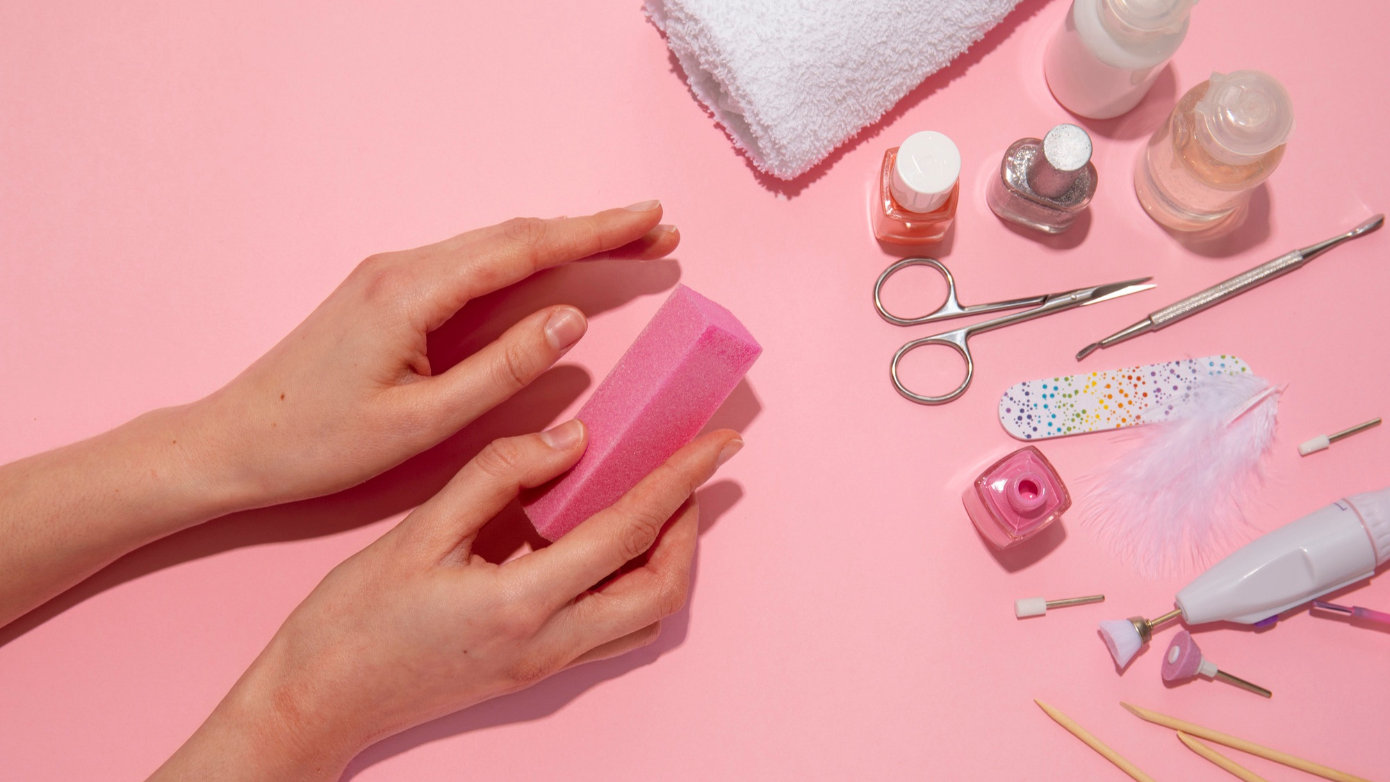 una-manicura-y-pedicura-puede-transformar-tu-dia