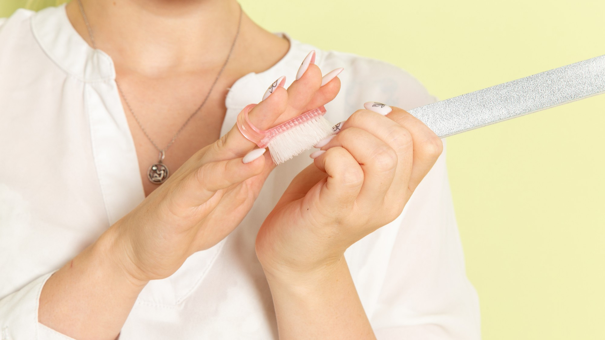 common-mistakes-when-caring-acrylic-nails