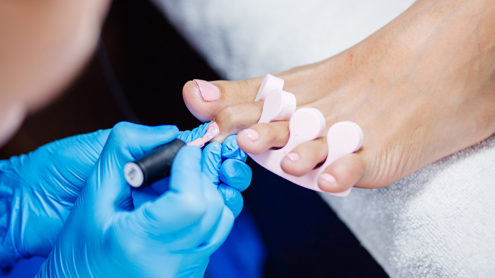 regular-pedicure-in-brandon