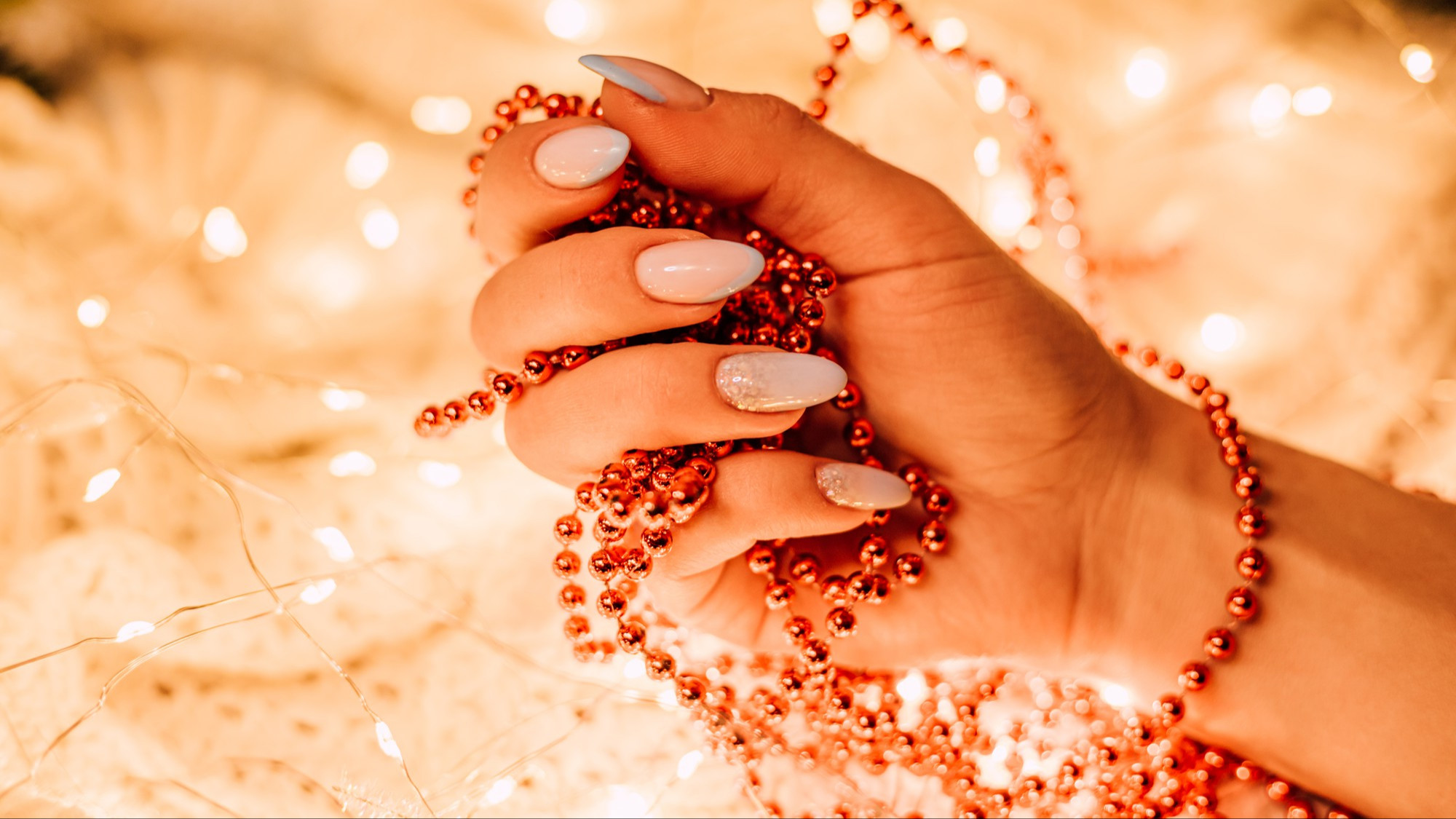 how-to-keep-your-nails-healthy-between-manicures