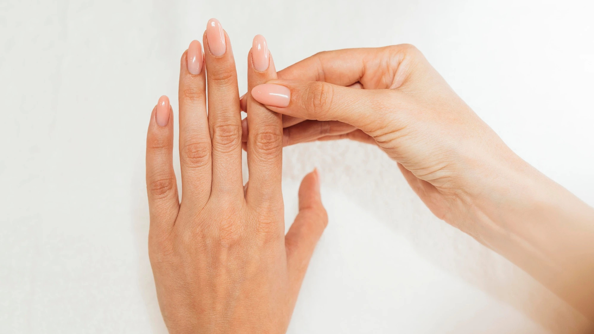 como-mantener-tus-unas-bonitas-sin-esmalte