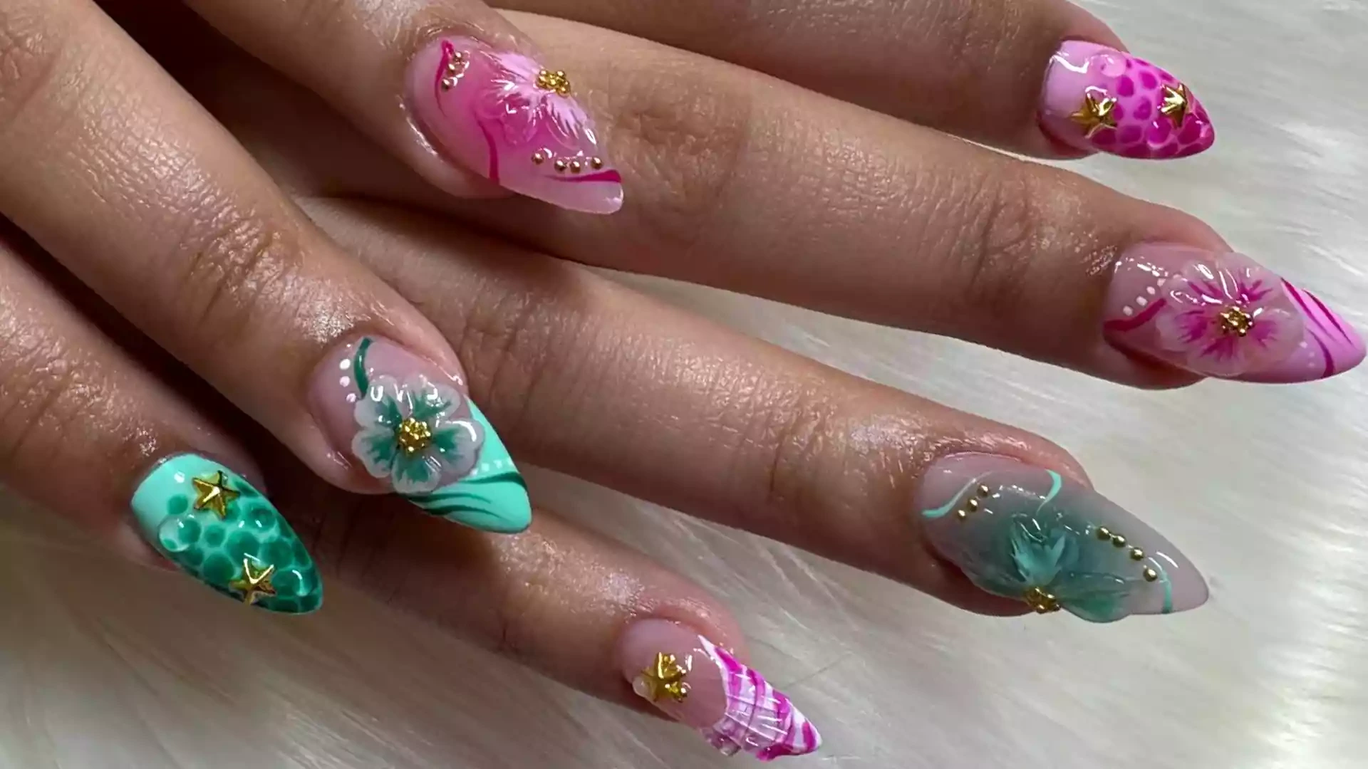 disenos-de-unas-de-verano-en-brandon-florida-color-flores-y-cuidado-de-temporada