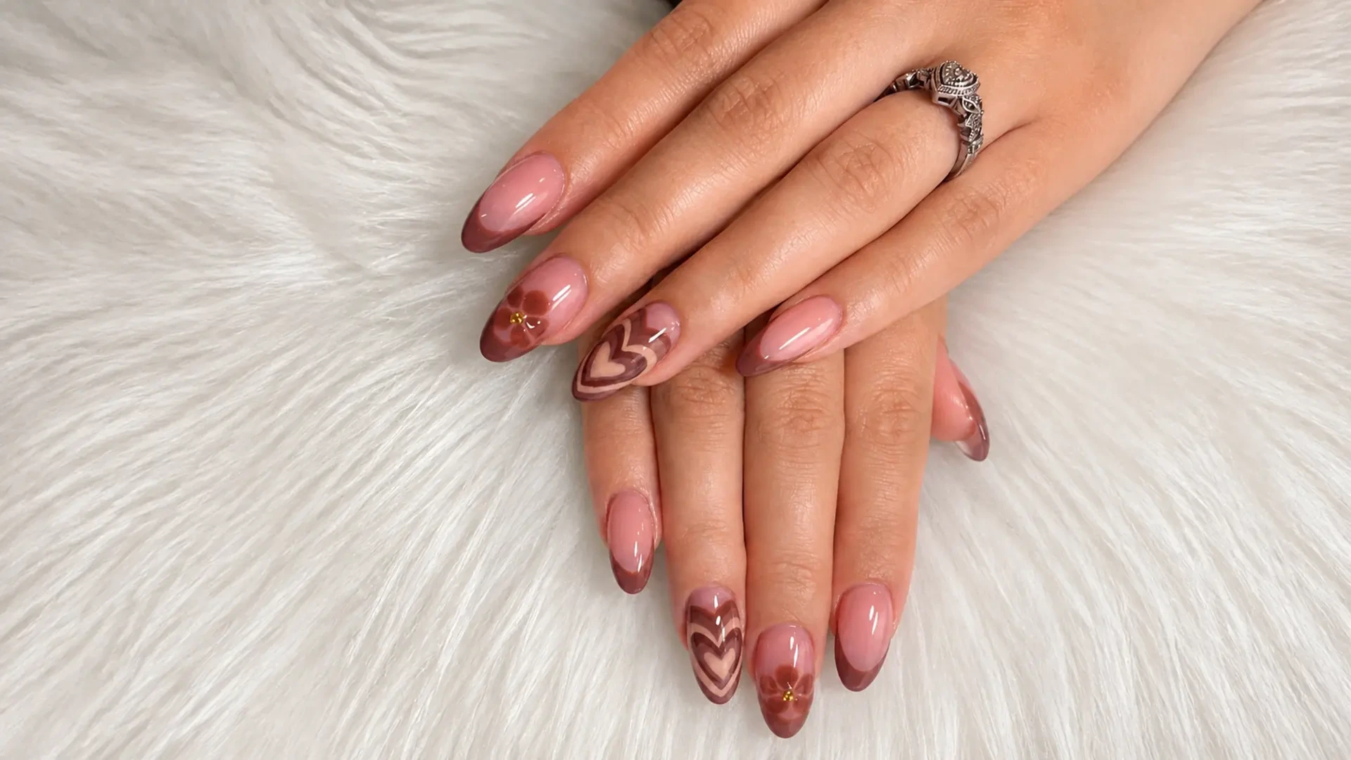 regular-manicure-or-gel-polish-which-fits-your-routine