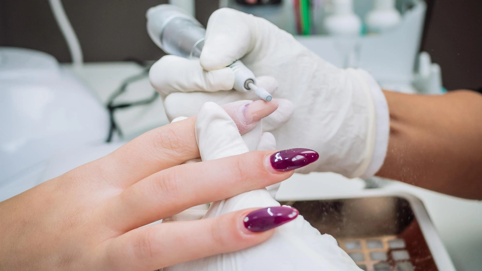 null ¿Las uñas acrílicas dañan las uñas naturales?