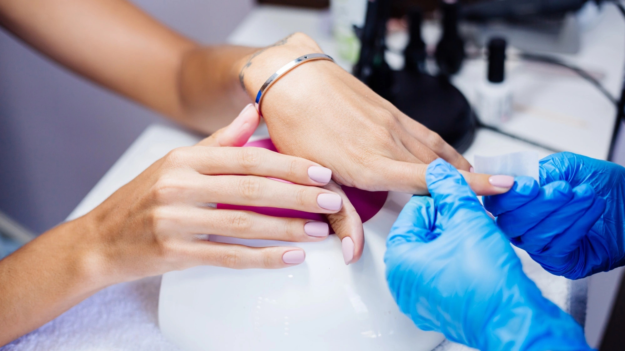 null ¿Cómo se realiza un retiro profesional en YLG Studio Nails?