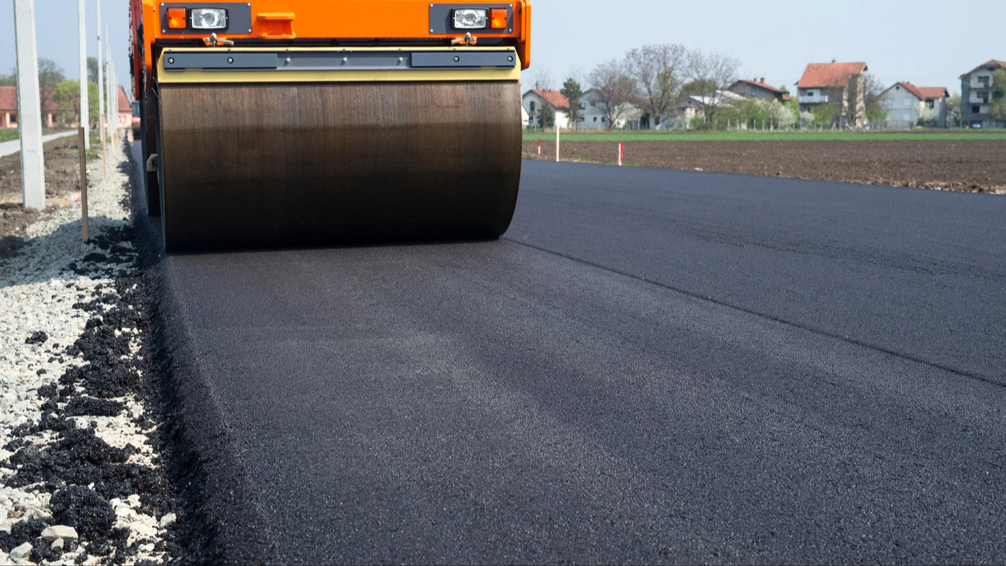 How Asphalt Milling and Paving Work Together for Long-Lasting Roads