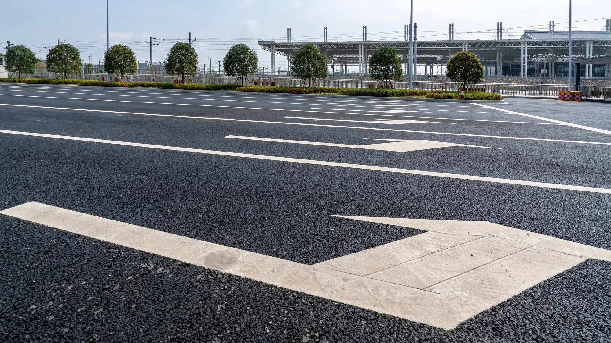 When Should You Mill and Resurface a Parking Lot?