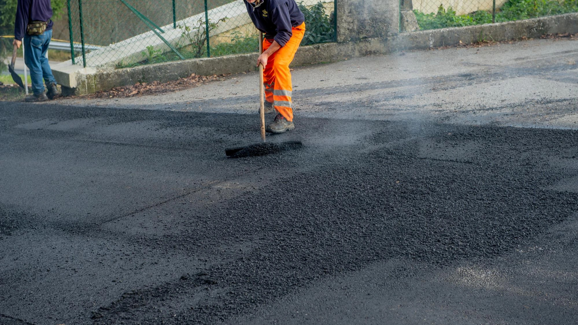 Benefits of Sealcoating for Commercial Properties