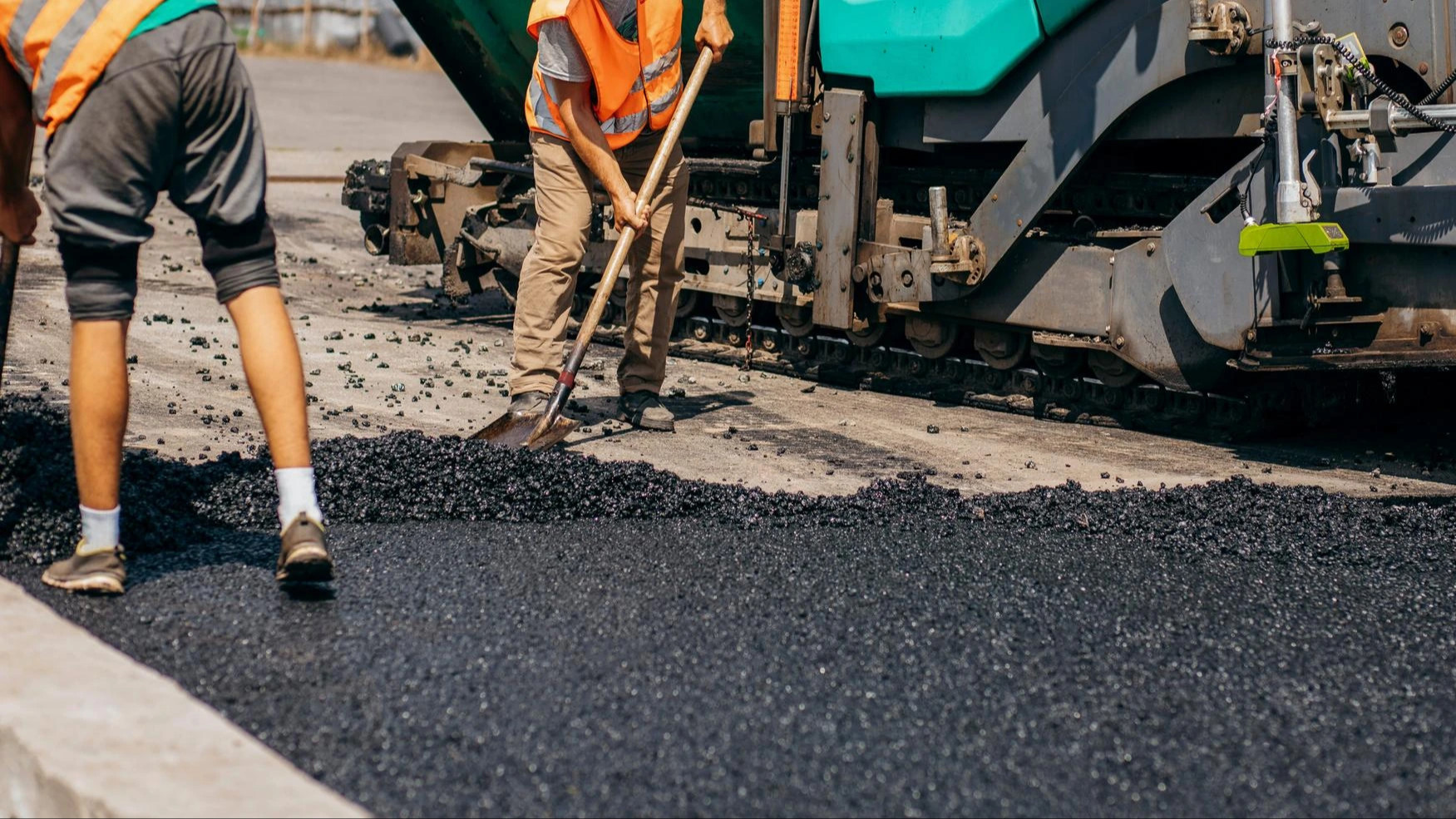 What to Look for in a Commercial Asphalt Contractor